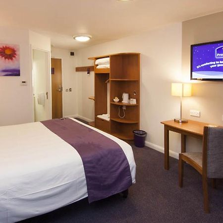 Premier Inn Horsham Exteriör bild