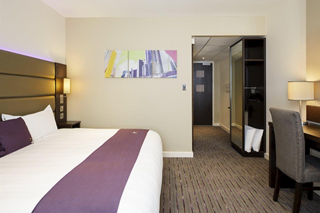 Premier Inn Horsham Exteriör bild