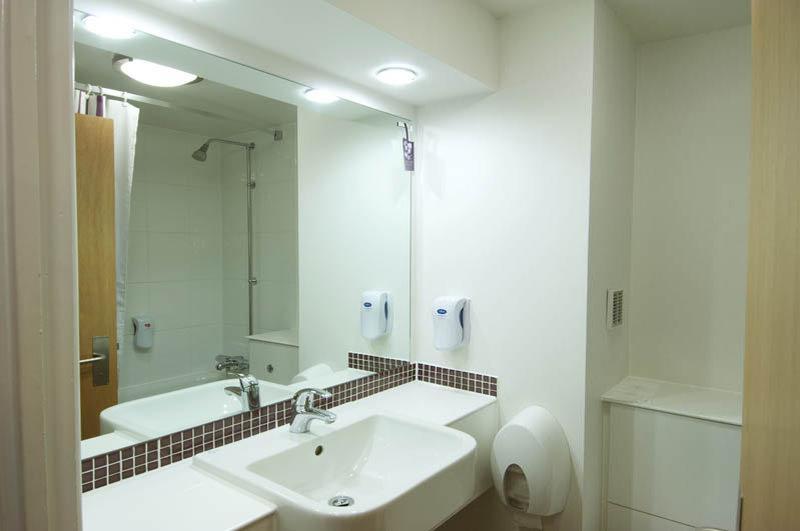 Premier Inn Horsham Exteriör bild
