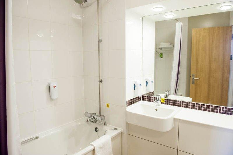 Premier Inn Horsham Exteriör bild